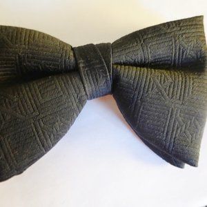 Big  Bow Tie